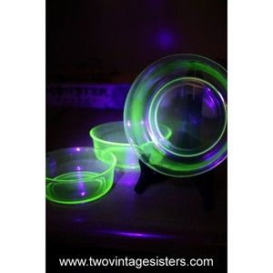 Uranium Green UV Glass Condiment Bowl Set